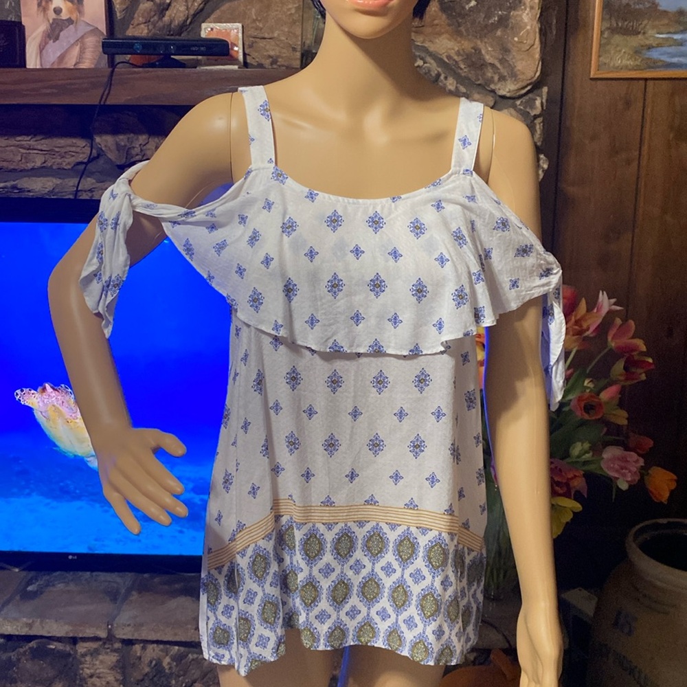 4/$10 Maurices Boho 100% rayon Cold Shoulder Tie Sleeve Top